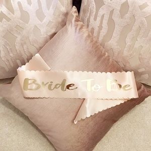 🆕 Bride to Be Sash - Lt Pink Satin Rose Gold Font